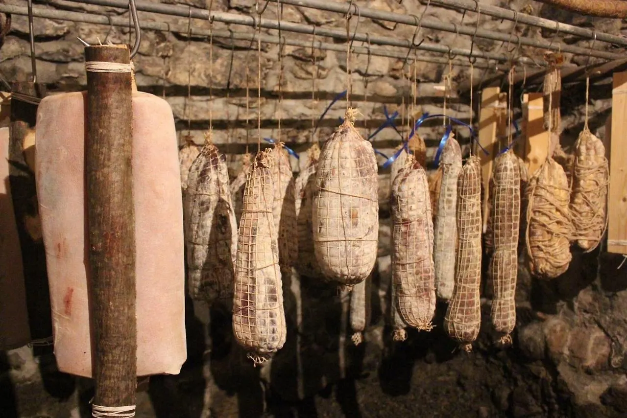 Lantgård Agriturismo La Nevera Lanzo dʼIntelvi