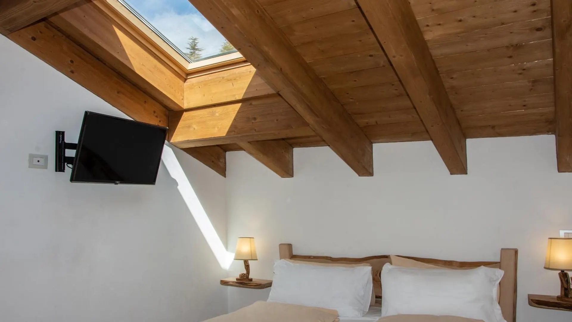 Agriturismo La Nevera Lanzo dʼIntelvi Lantgård